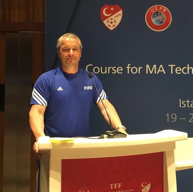 Bernd Storck a FIFA isztambuli szemináriumán vett részt