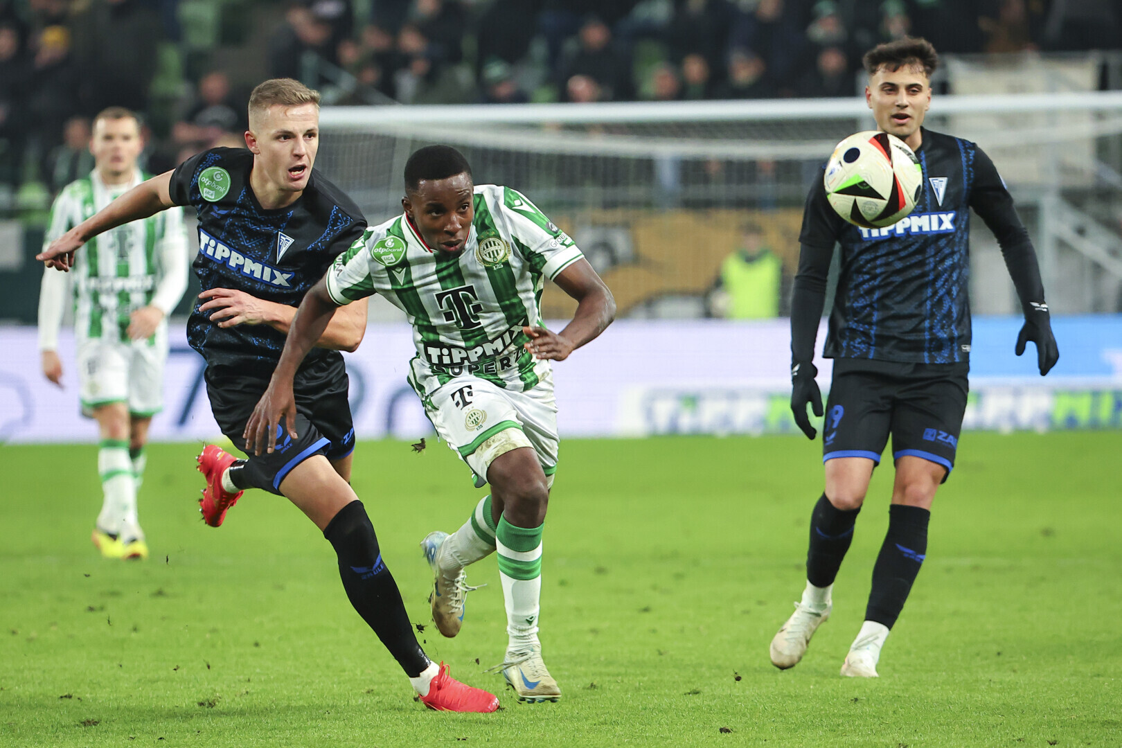 Szoros meccset nyert a Ferencváros, Újpest-siker Debrecenben
