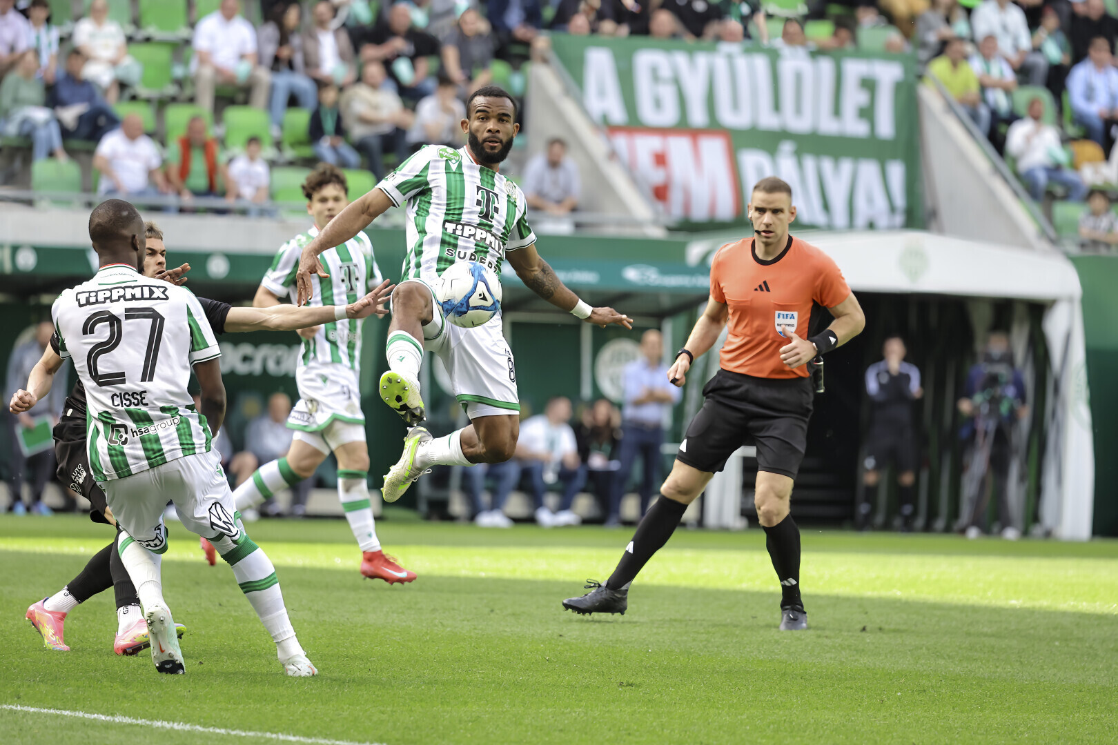 Hét góllal nyert a Ferencváros, döntetlen Fehérváron