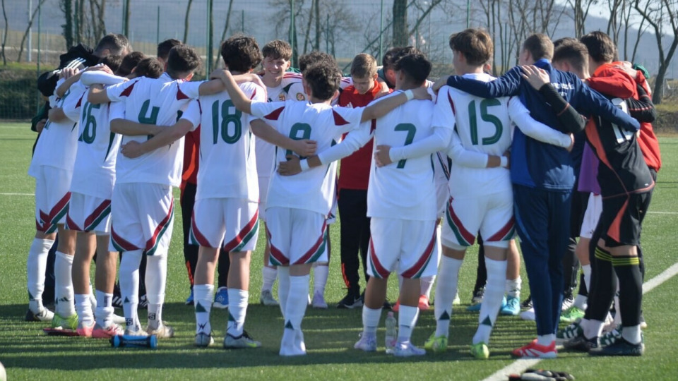 Erős ellenfelekkel szemben gyakorolhat az U15-ös válogatott
