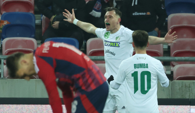 Tovább tart az ETO menetelése