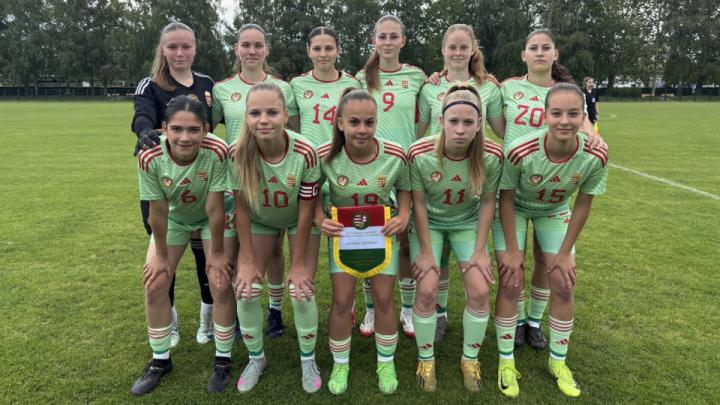Női U16: ezüstérem a négycsapatos tornán