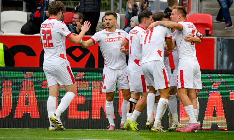 Hétgólos rangadót nyert a Honvéd