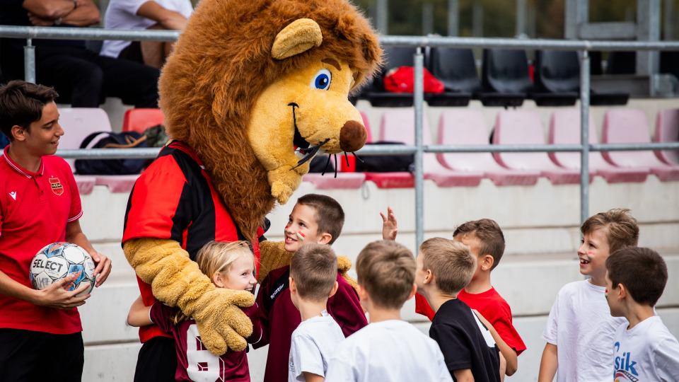 A Honvéd több ezer gyermeket megmozgató programja UEFA-díjat érdemelt